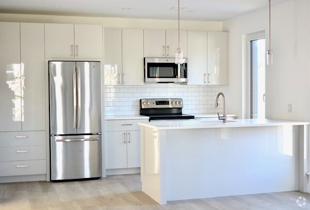 Building Photo - 2837 Washington St Unit 3 Rental