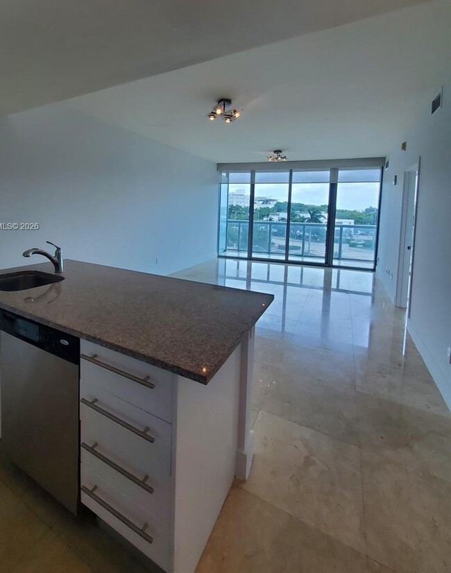 Photo - 888 Biscayne Blvd Unidad 311