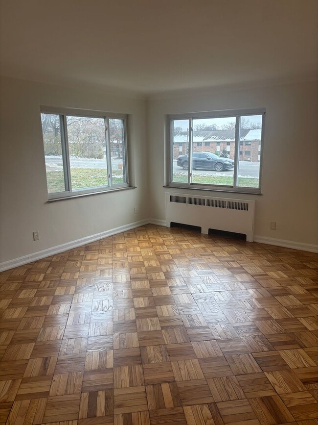 Building Photo - 1820 Losantiville Ave Unit 1