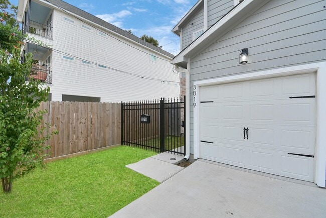 Photo - 3019 Elysian St