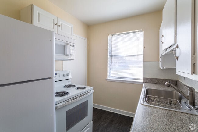 2BR, 1BA