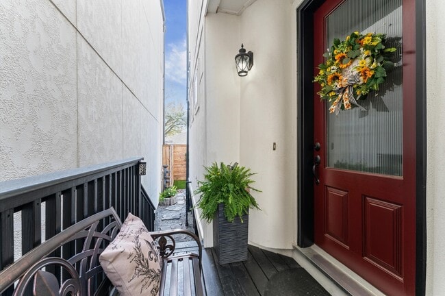 Photo - 1139 W 21st St