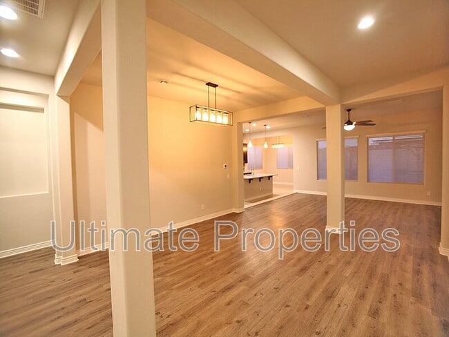 Photo - 8548 W Midway Ave