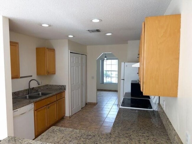 Photo - 271 Hart Ln Unit 4