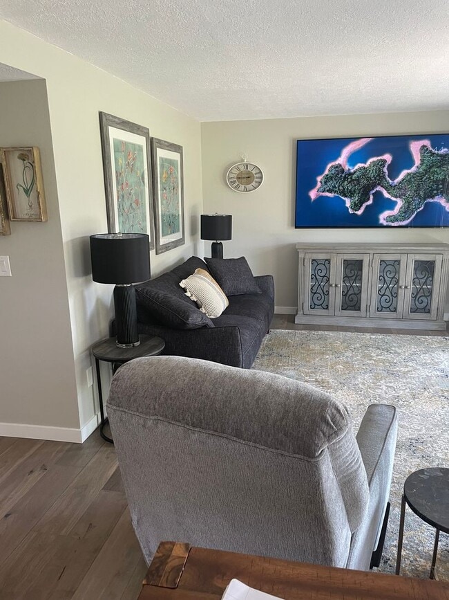 Photo - Beautiful fully furnished townhouse on the Eagle Hills golf course!!!