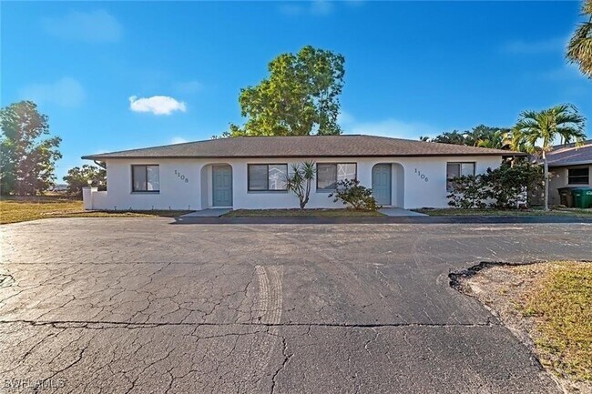 Building Photo - 1106 SE 8th Terrace Rental