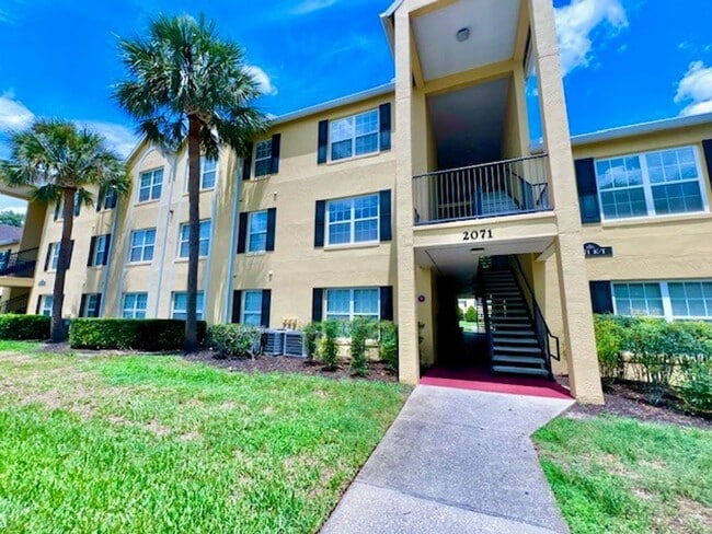 Building Photo - 2071 Dixie Belle Dr