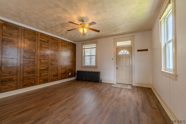 Photo - 222 Strayer St