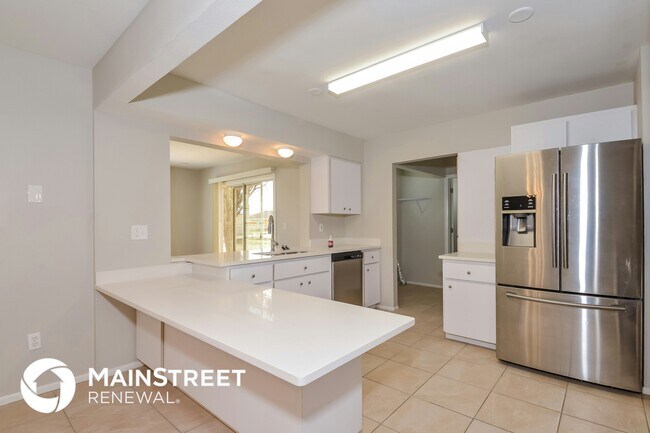 Photo - 6947 Roslyn Ct