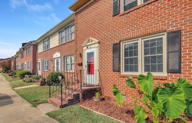 Photo - 2 Charles Parish Dr