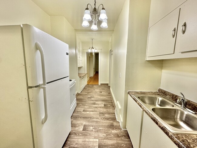 Photo - 255 S Jackson St Unit 3