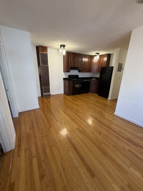 Unit 3 - 145-147 Endicott St
