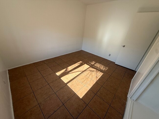 7347 Bakman Ave Unit 1