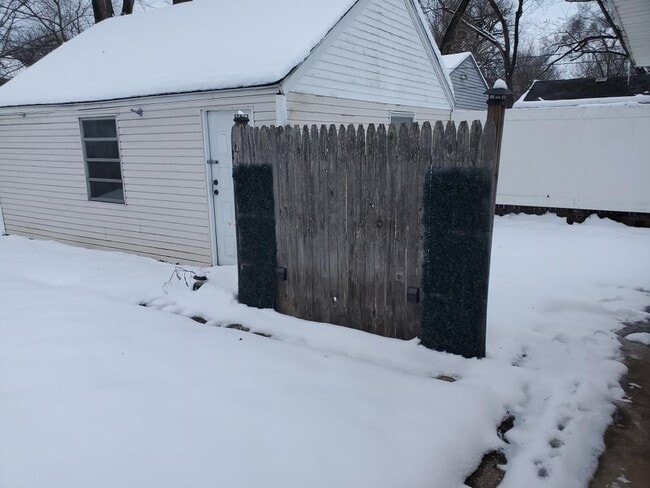 Photo - 806 Roosevelt St