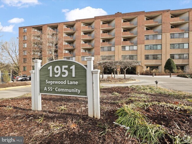 Building Photo - 1951 Sagewood Ln Unit 8 Rental