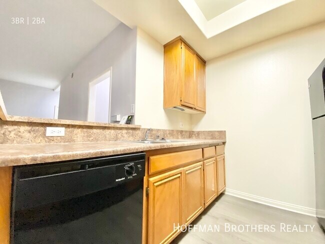 Photo - 3625 Jasmine Ave Unit 201