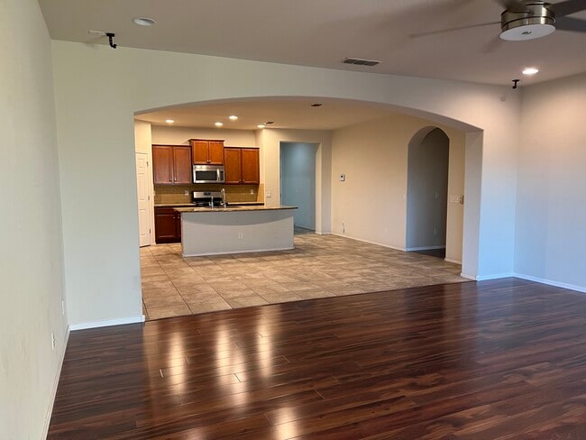 Photo - 1019 W Spur Dr