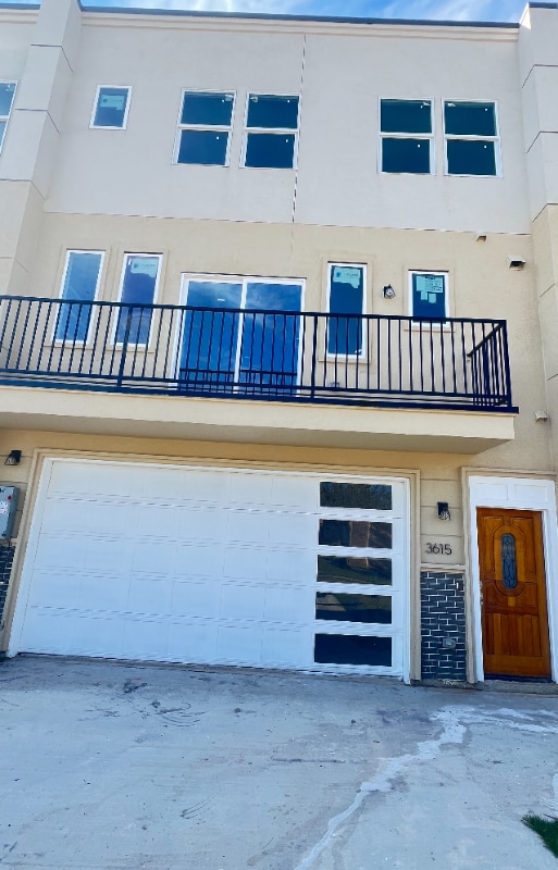 Photo - 3615 Portland St