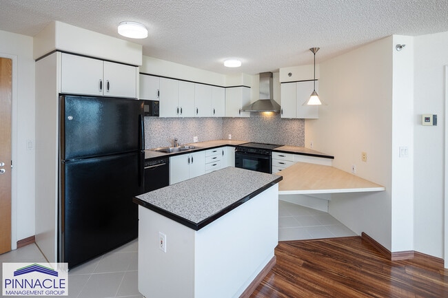 Building Photo - 801 S King St Unit 1706
