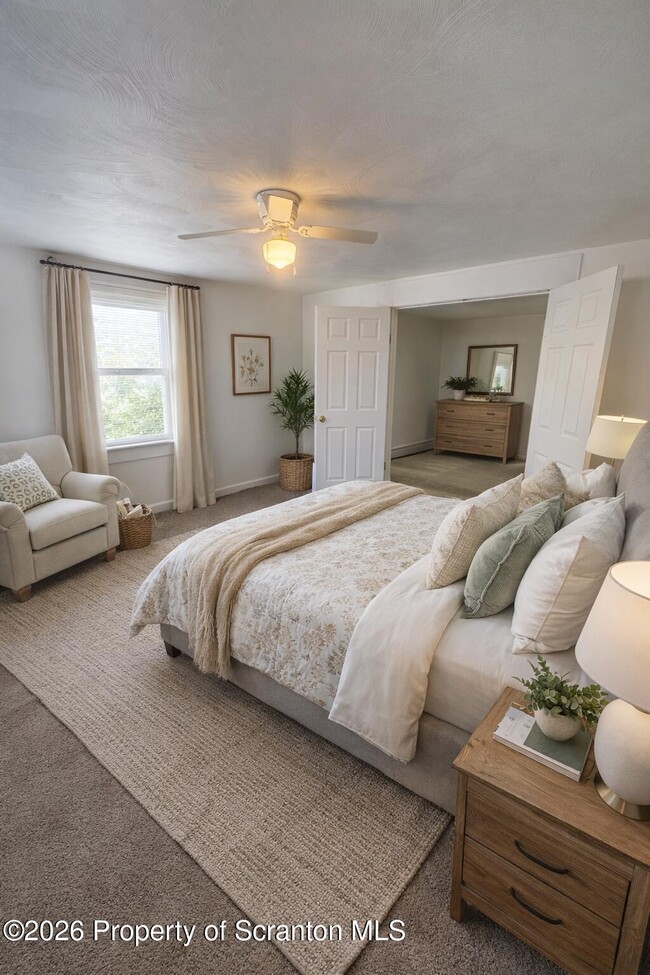 Photo - 1135 Lloyd St