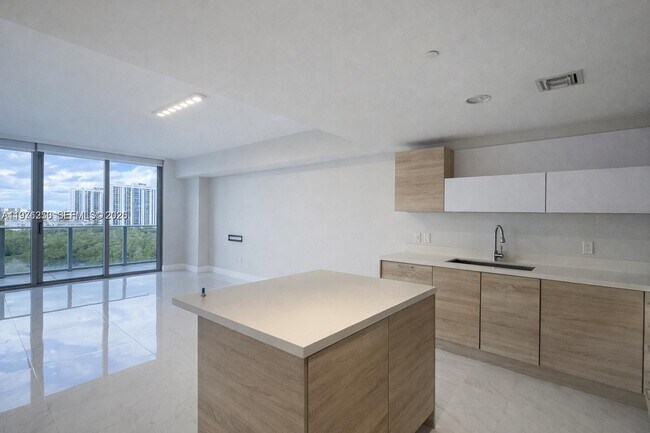 Photo - 16385 Biscayne Blvd Unit 1102