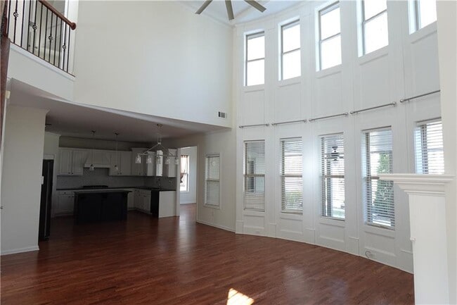 Photo - 1921 Binnies Way
