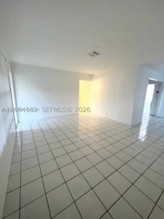Photo - 5219 SW 43rd Terrace Unit 2