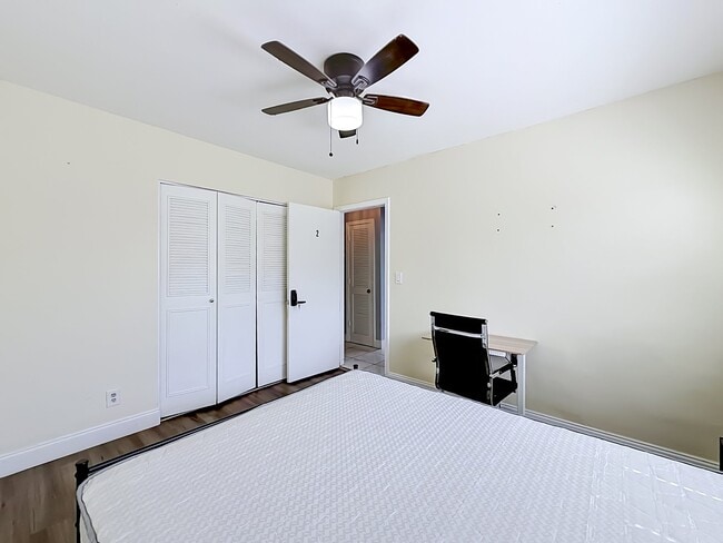 Photo - 7460 NW 16th St