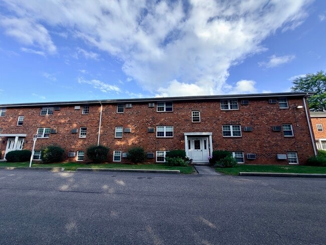Photo - 89 Pleasant St Unidad C1