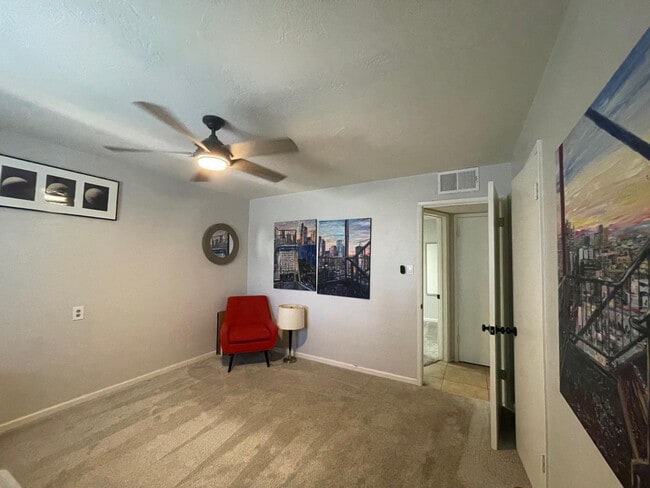 Photo - 843 E Butler Dr