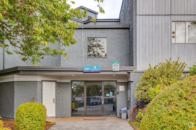 Entrance - Imperial Parkside