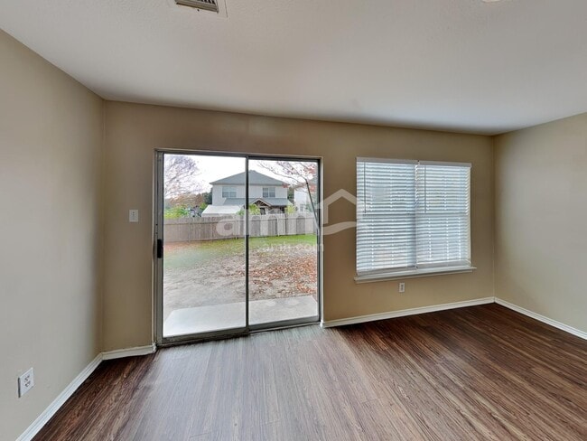 Photo - 11004 Monahan Park