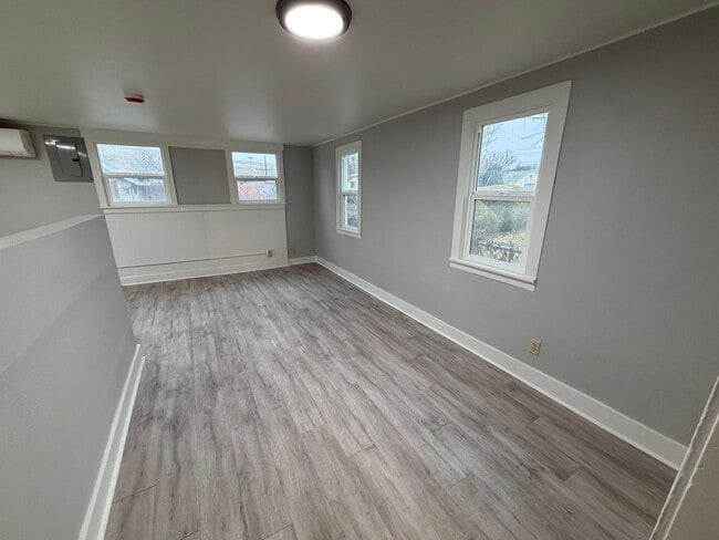 Photo - Newly Remodeled 1-Bed with Bonus Room
