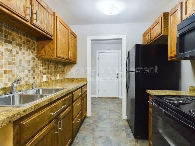 Photo - 3024 Flora Ave