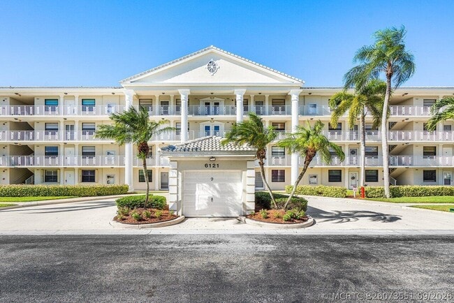 6121 Balboa Cir Unit 103