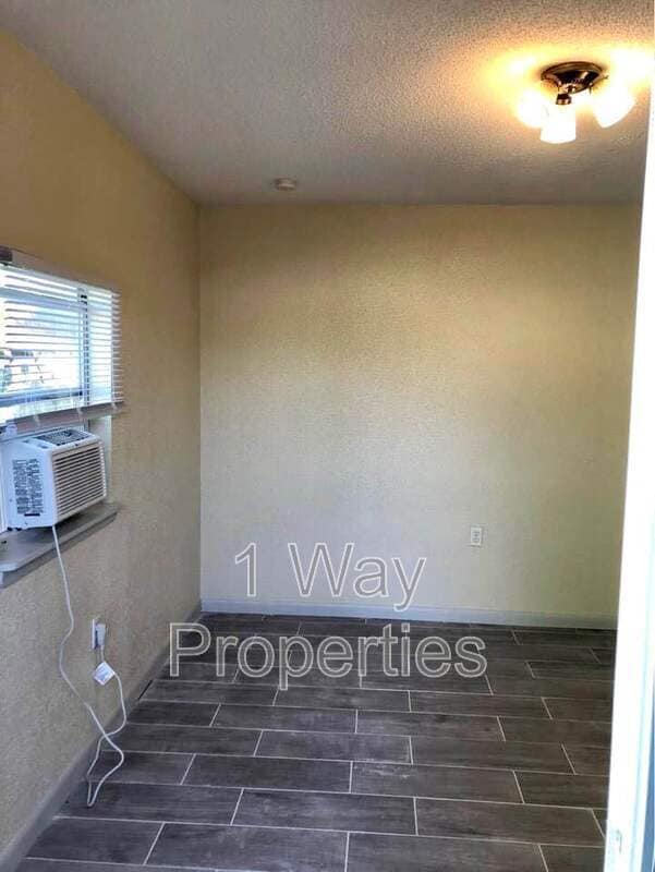 Photo - 156 4th St Unit B