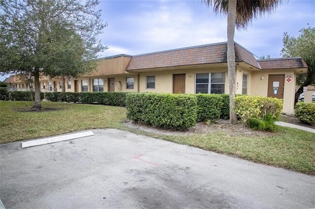 Building Photo - 416 Lakeside Dr Rental
