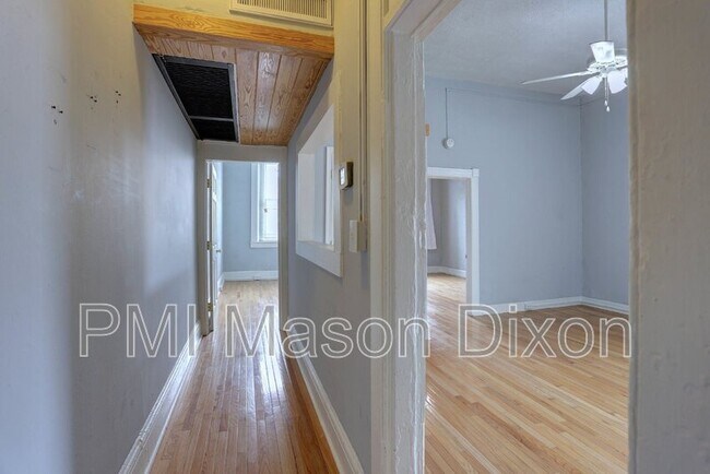 Photo - 632 S Broadway Unit 200