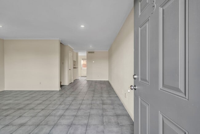 Photo - 6111 Beverly Hill St Unit 3