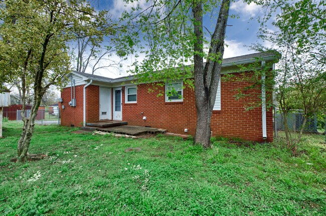 Photo - 2804 Thurman Cir SW