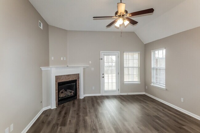 Photo - 5863 Stafford Dr