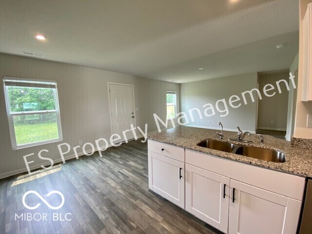 Photo - 2913 W Kings Cyn Dr