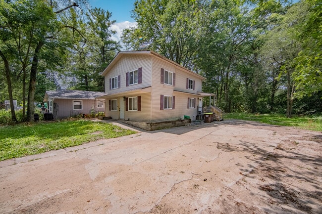 Photo - 2472 Hawks Ave
