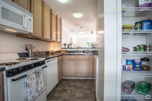 2BR,2BA,-892SF - The Commons at Centerbrooke