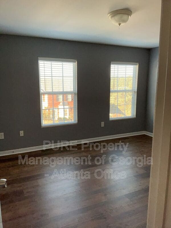 Photo - 4210 Oakwood Rd