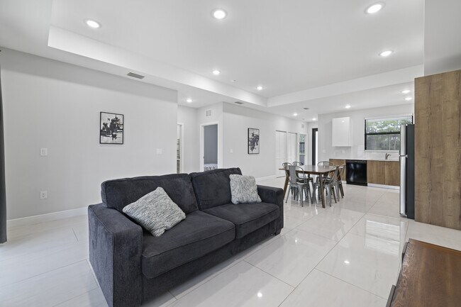 Photo - 2011 Olsen Ln