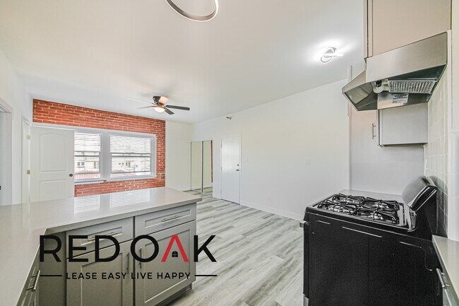 Photo - Gorgeous Studio with Stunning Hardwood Sty... Unit 401