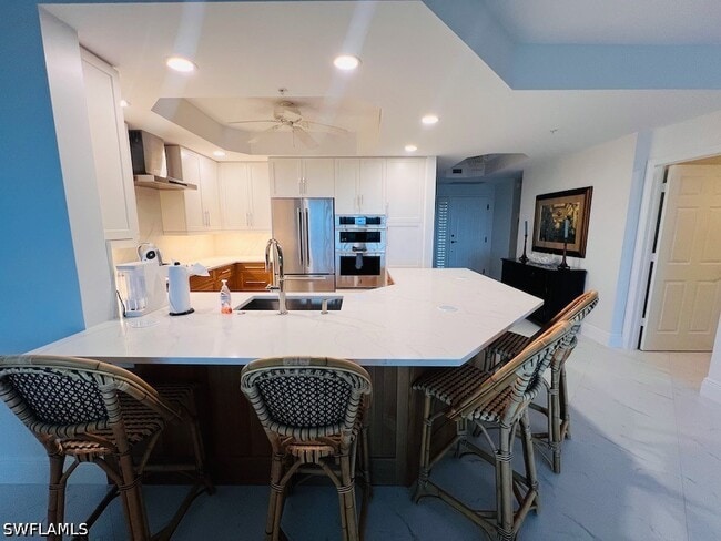 425 Cove Tower Dr Unit 902