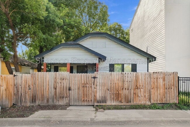 Photo - 2903 Burkett St.