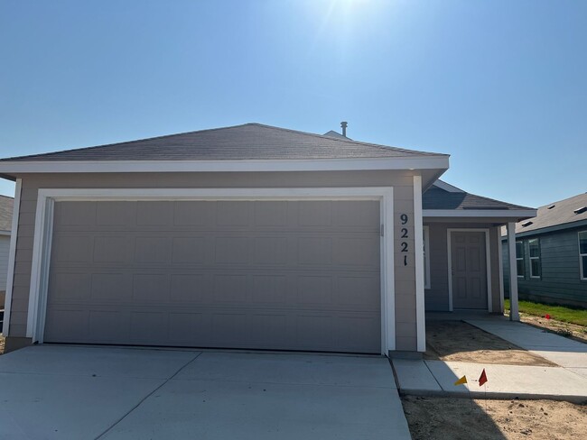 Beautiful New Construction 3/2 home in Nav... - Beautiful New Construction 3/2 home in Nav...